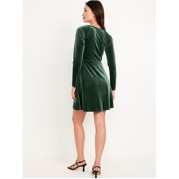 OLD NAVY Fit & Flare Green Velvet Mini Dress Size M, NEW WITH TAGS - Picture 2 of 8